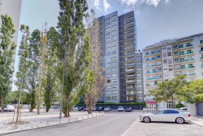 Apartamento T3 para Arrendamento em Alvalade
