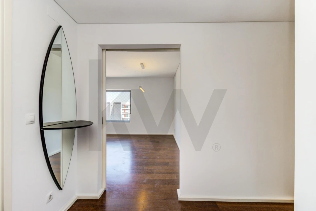 Apartamento T3 para Arrendamento em Alvalade Foto 1