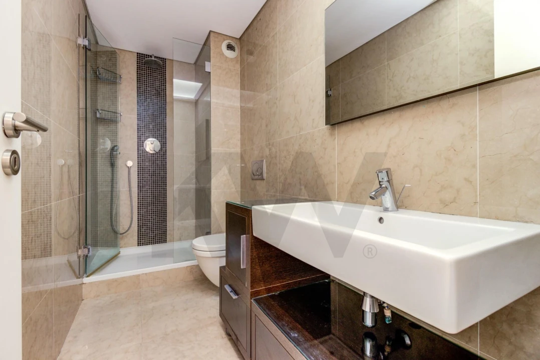 Apartamento T3 para Arrendamento em Alvalade Foto 17