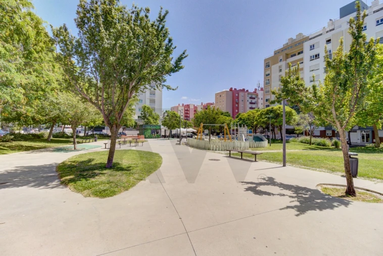 Apartamento T3 para Arrendamento em Alvalade Foto 36