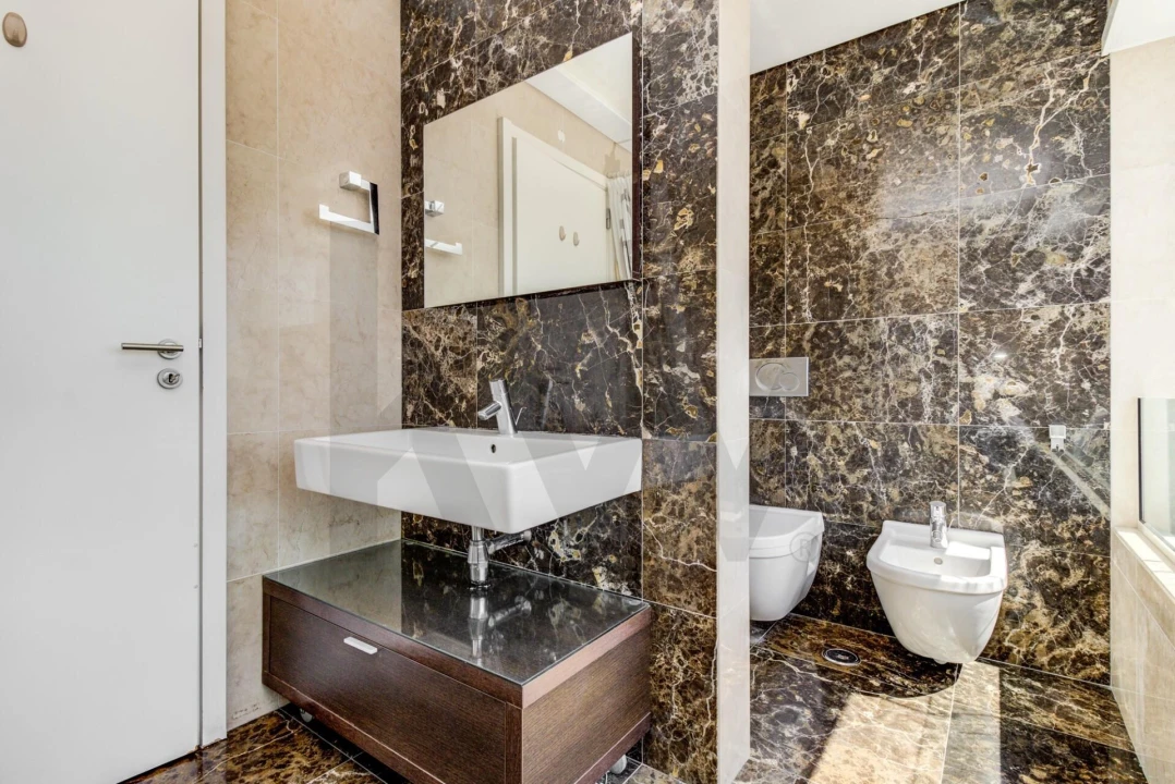 Apartamento T3 para Arrendamento em Alvalade Foto 23