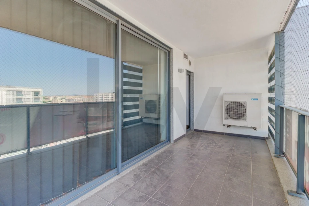 Apartamento T3 para Arrendamento em Alvalade Foto 7