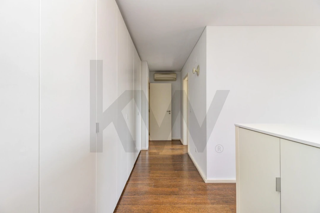 Apartamento T3 para Arrendamento em Alvalade Foto 22