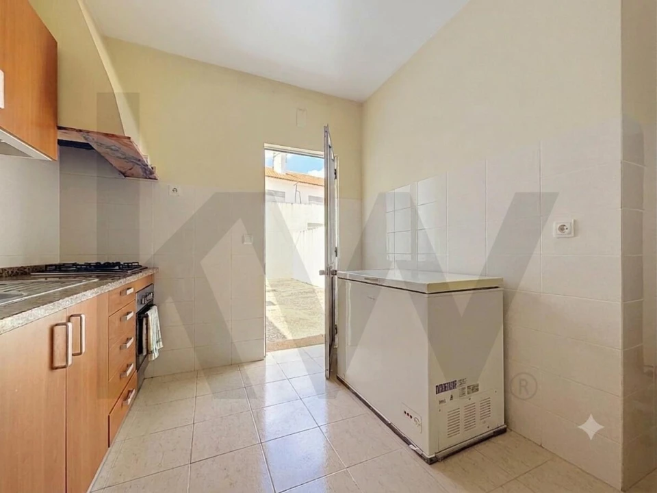 Moradia T2 para Venda em Romeira e Várzea Foto 9