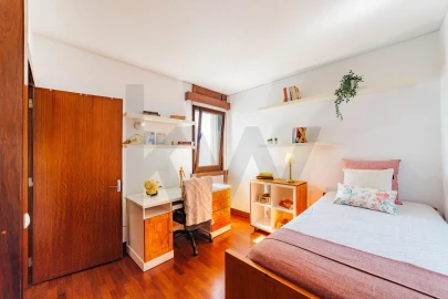 Apartamento T4 para Venda em Águas Livres