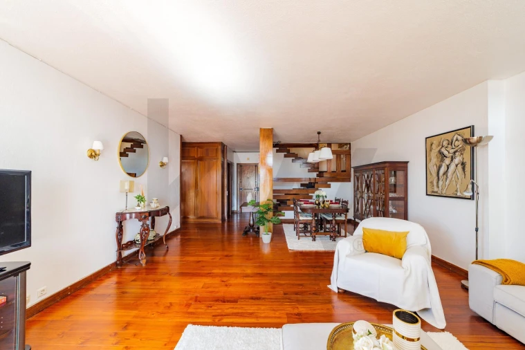Apartamento T4 para Venda em Águas Livres Foto 8