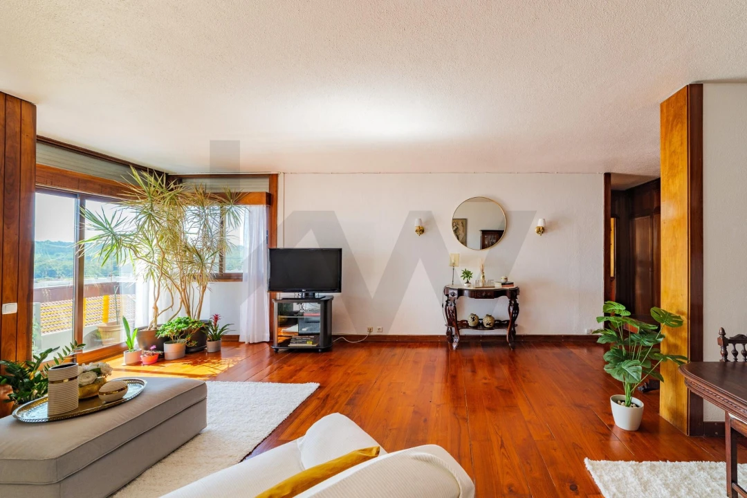 Apartamento T4 para Venda em Águas Livres Foto 1
