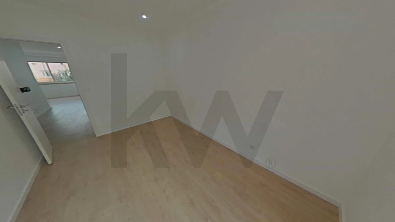 Apartamento T2 para Venda em Alfragide Foto 14