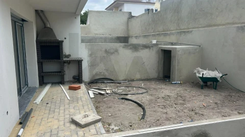 Moradia T3 para Venda em Fernao Ferro