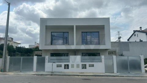 Moradia T3 para Venda em Fernao Ferro