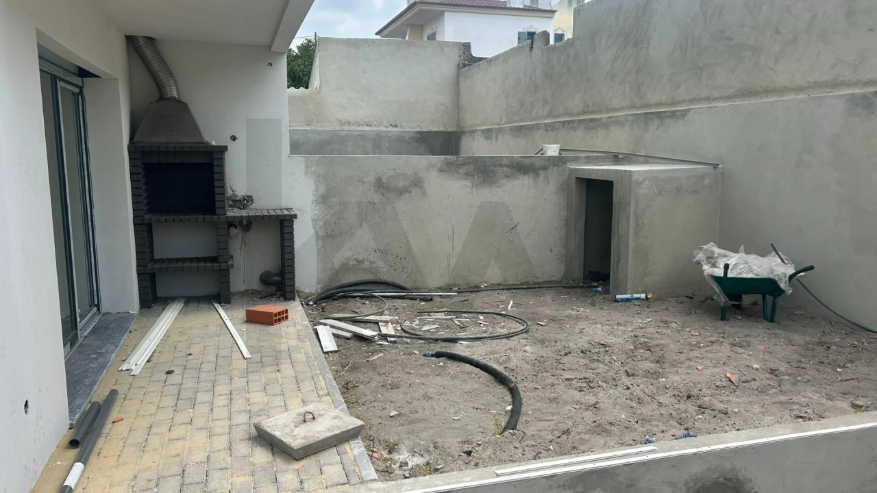 Moradia T3 para Venda em Fernao Ferro Foto 9