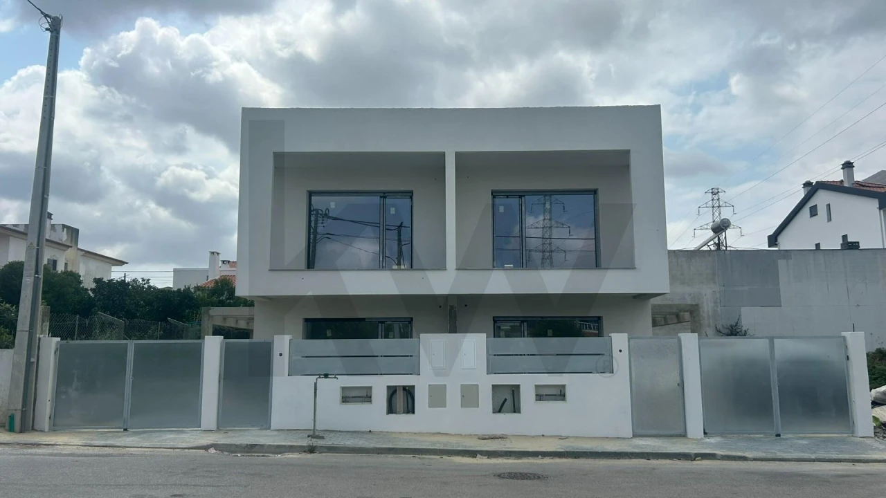 Moradia T3 para Venda em Fernao Ferro Foto 2