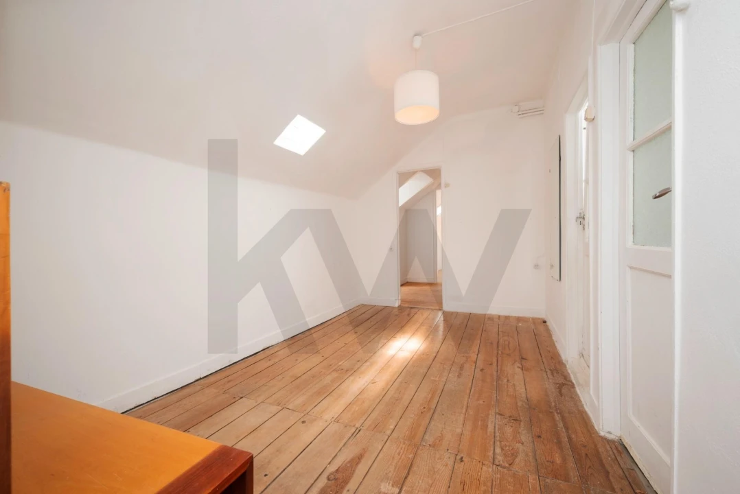 Apartamento T2 para Arrendamento em Santa Maria Maior Foto 6