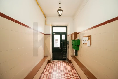 Apartamento T2 para Arrendamento em Santa Maria Maior