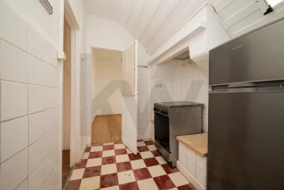 Apartamento T2 para Arrendamento em Santa Maria Maior