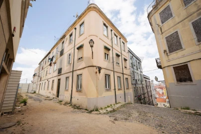 Apartamento T2 para Arrendamento em Santa Maria Maior