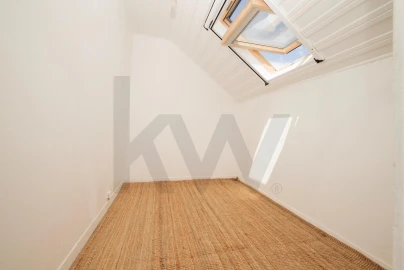Apartamento T2 para Arrendamento em Santa Maria Maior