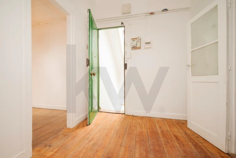 Apartamento T2 para Arrendamento em Santa Maria Maior Foto 2