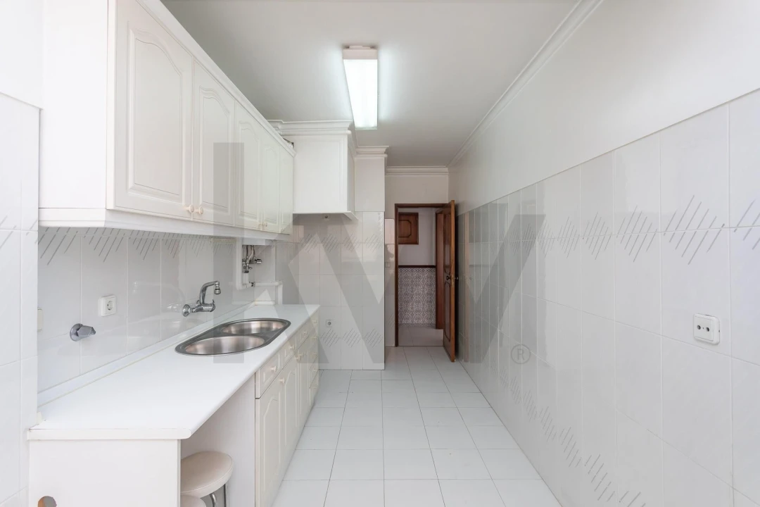 Apartamento T2 para Venda em Queluz e Belas Foto 13
