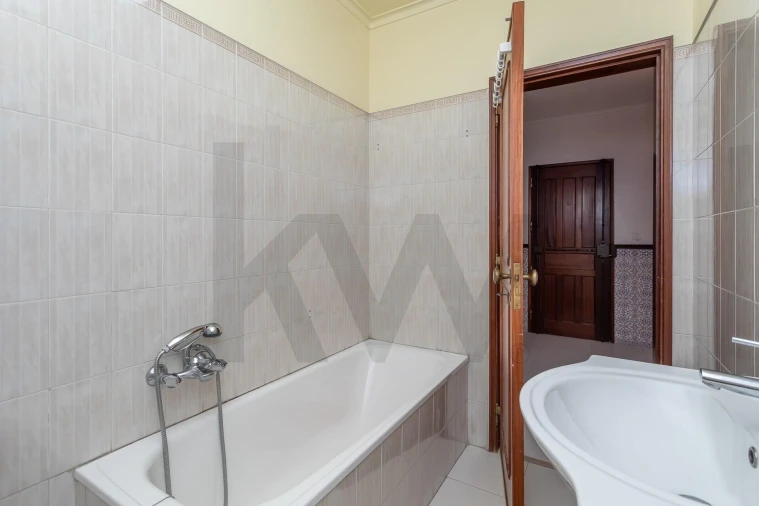 Apartamento T2 para Venda em Queluz e Belas Foto 4