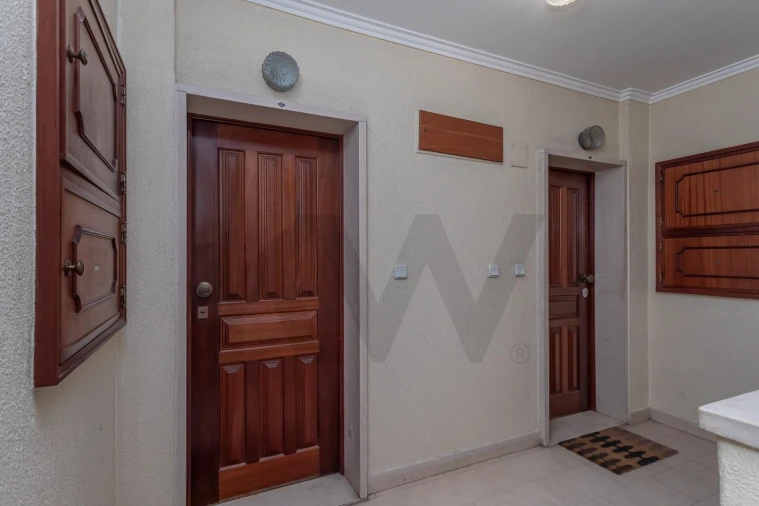 Apartamento T2 para Venda em Queluz e Belas Foto 18