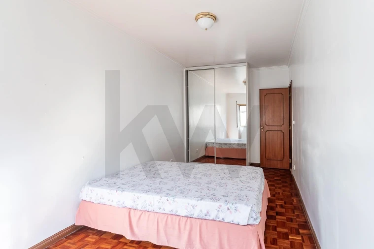 Apartamento T2 para Venda em Queluz e Belas Foto 6