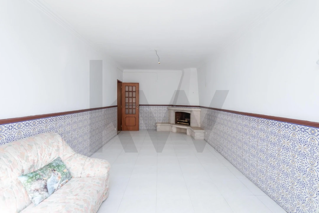 Apartamento T2 para Venda em Queluz e Belas Foto 2