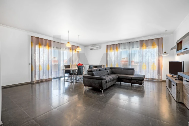 Apartamento T3 para Venda em Portimão Foto 3