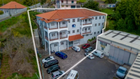 Armazém para Arrendamento em São Gonçalo