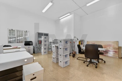 Armazém para Arrendamento em São Gonçalo