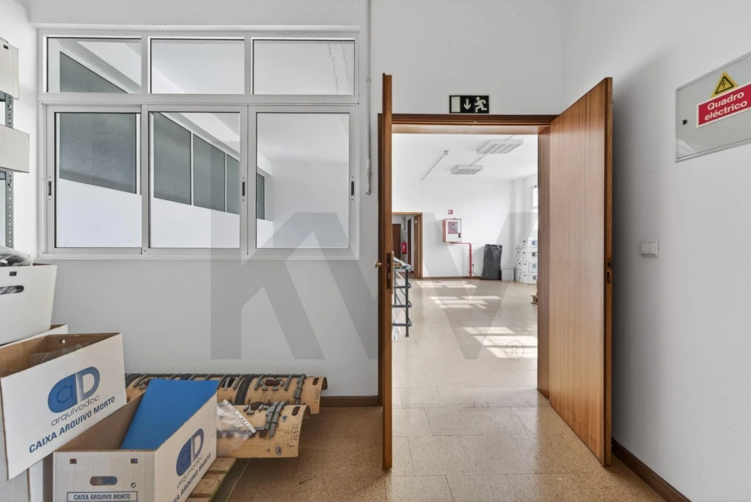 Armazém para Arrendamento em São Gonçalo Foto 38