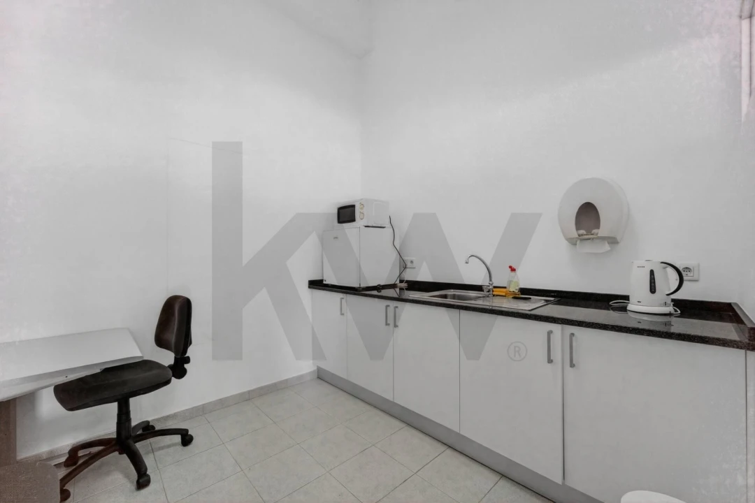 Armazém para Arrendamento em São Gonçalo Foto 23