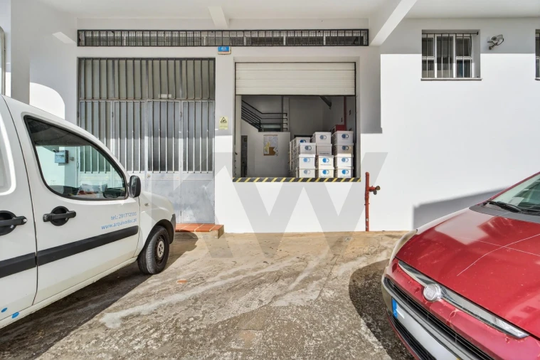 Armazém para Arrendamento em São Gonçalo Foto 11