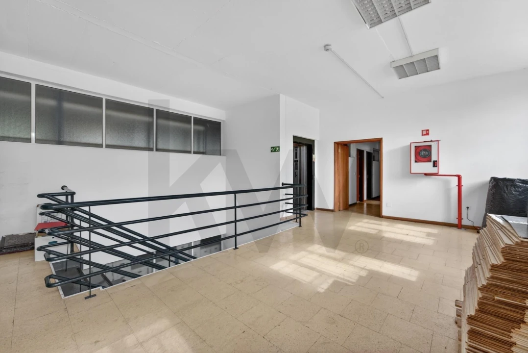 Armazém para Arrendamento em São Gonçalo Foto 40