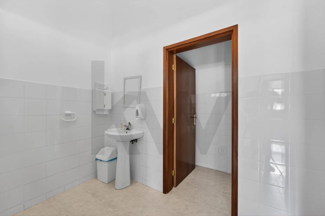 Armazém para Arrendamento em São Gonçalo Foto 27