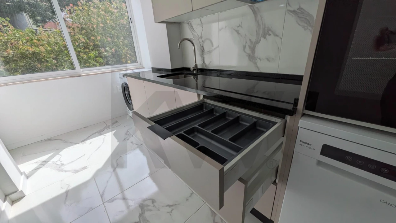 Apartamento T3 para Venda em Alfragide Foto 7