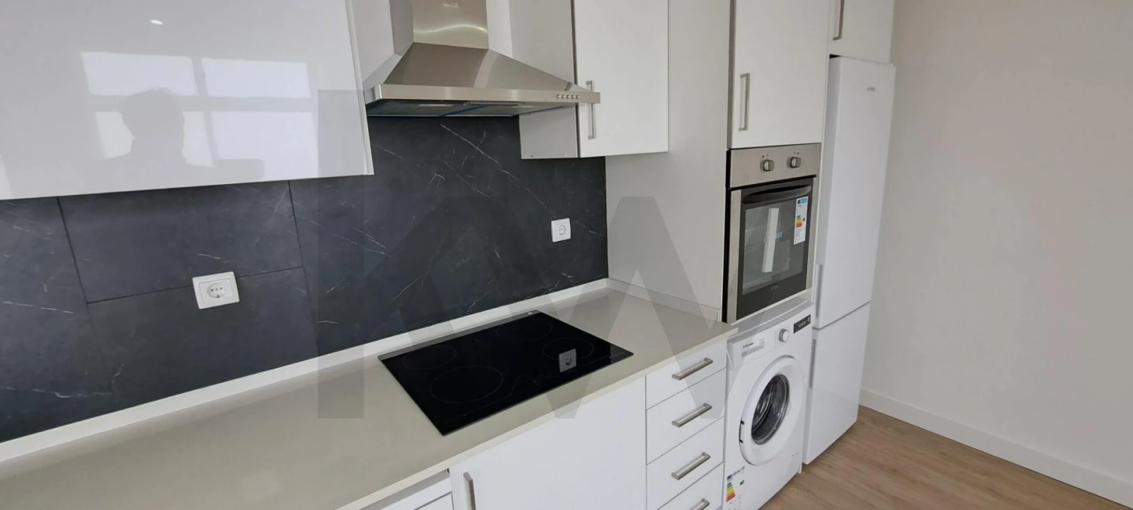 Apartamento T3 para Venda em Alfragide Foto 6