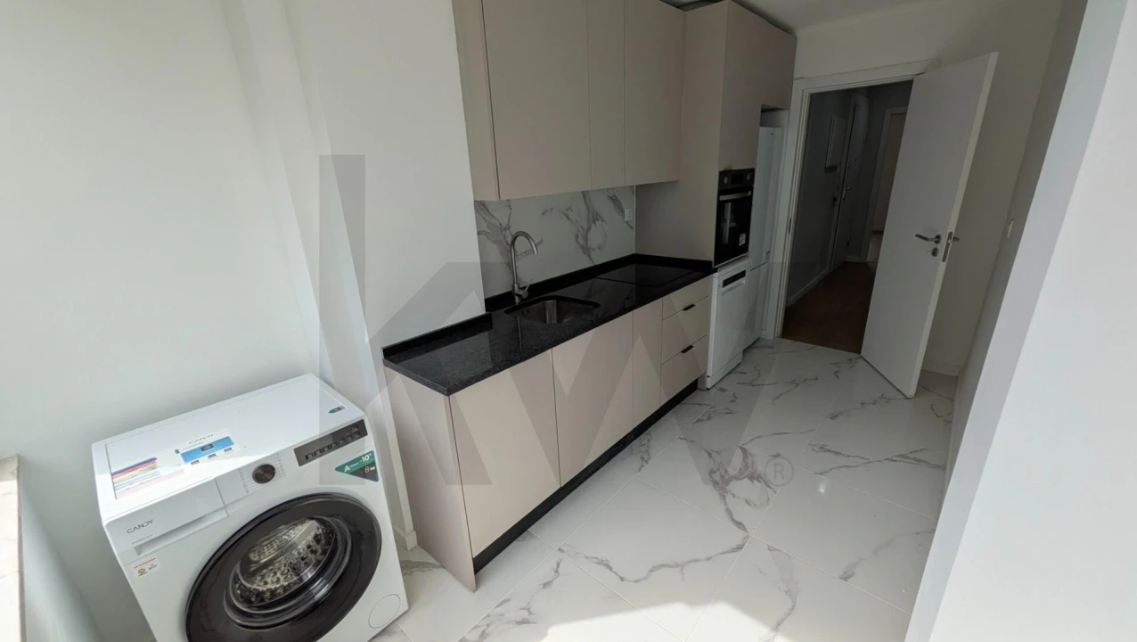 Apartamento T3 para Venda em Alfragide Foto 1