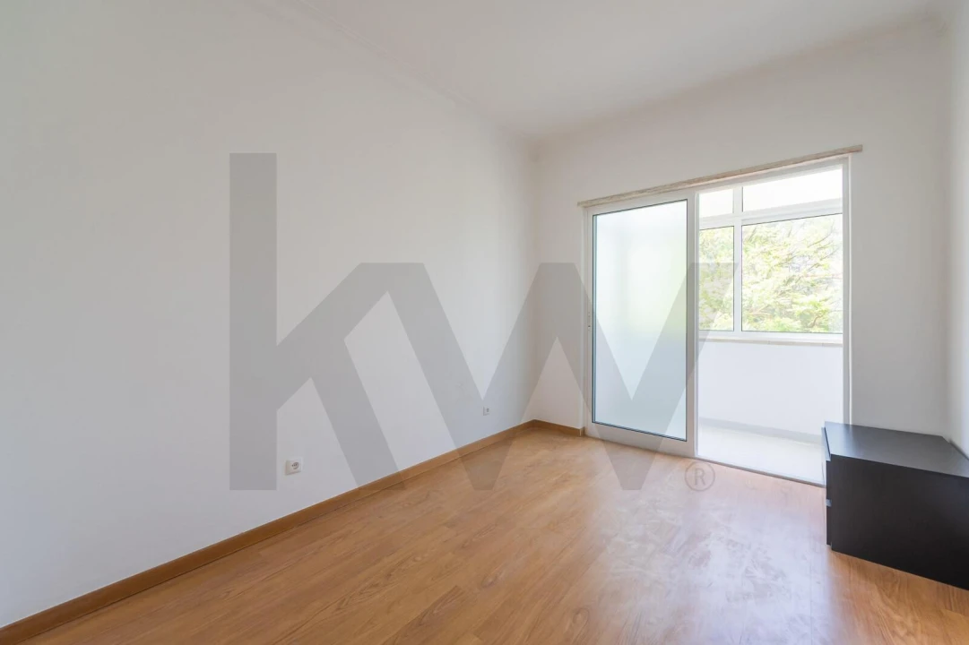 Apartamento T2 para Venda em Rio de Mouro Foto 28