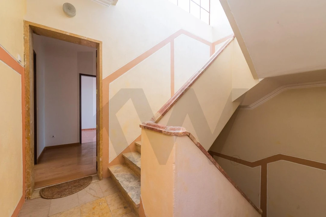 Apartamento T2 para Venda em Rio de Mouro Foto 38
