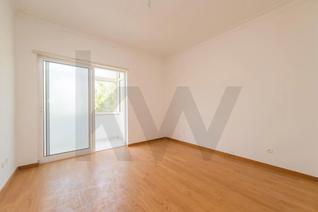Apartamento T2 para Venda em Rio de Mouro Foto 25