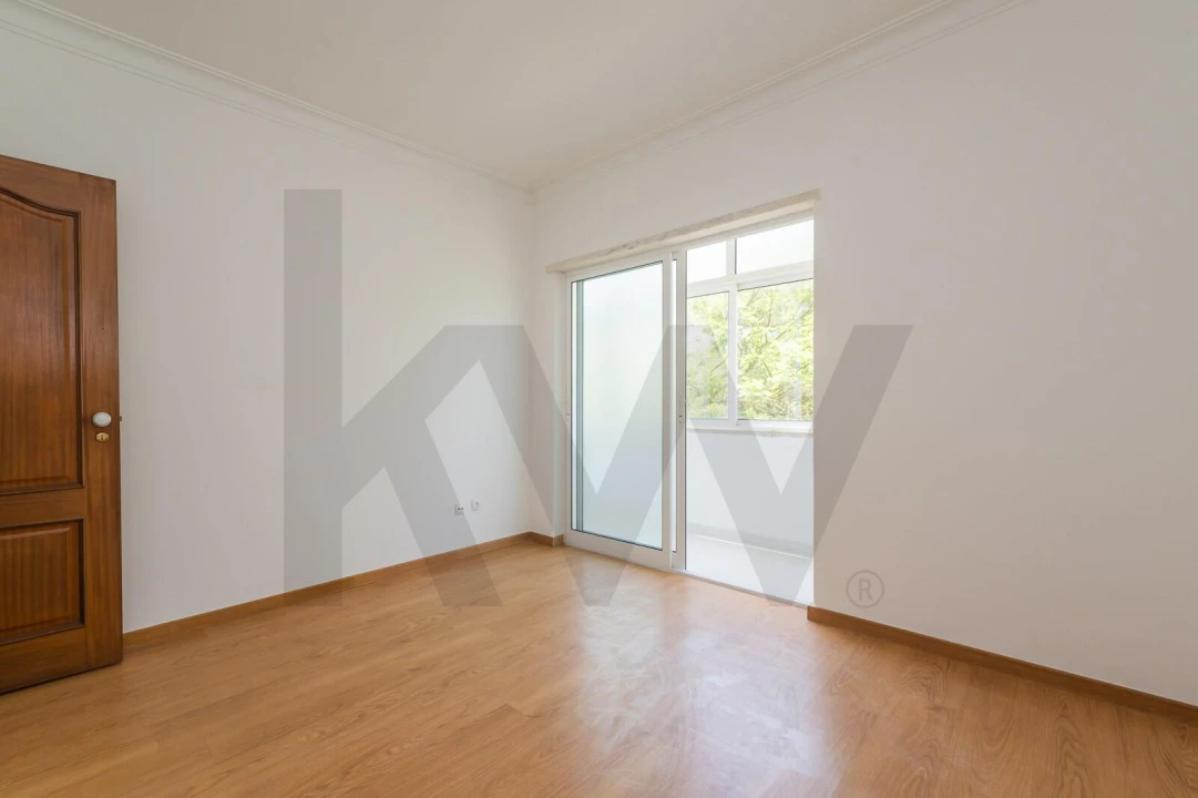 Apartamento T2 para Venda em Rio de Mouro Foto 26