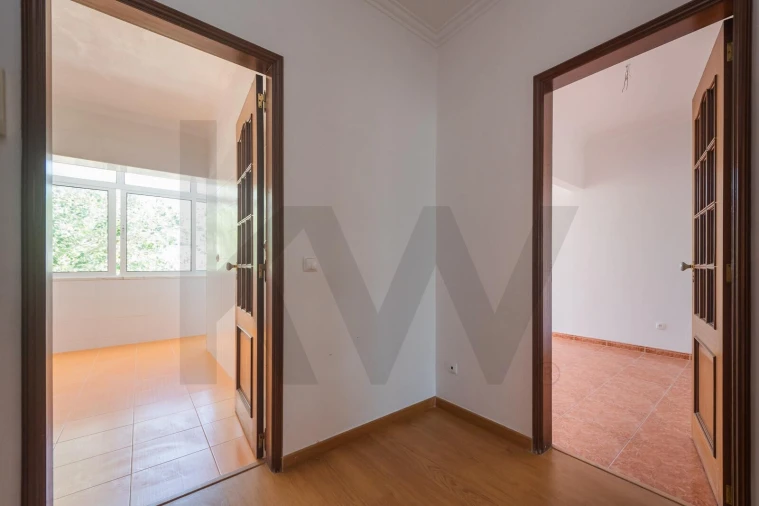 Apartamento T2 para Venda em Rio de Mouro Foto 14