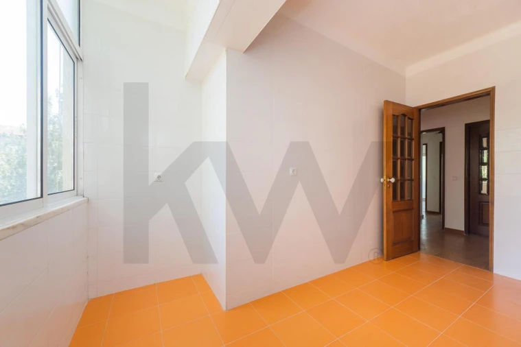 Apartamento T2 para Venda em Rio de Mouro Foto 11