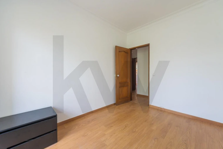 Apartamento T2 para Venda em Rio de Mouro Foto 30