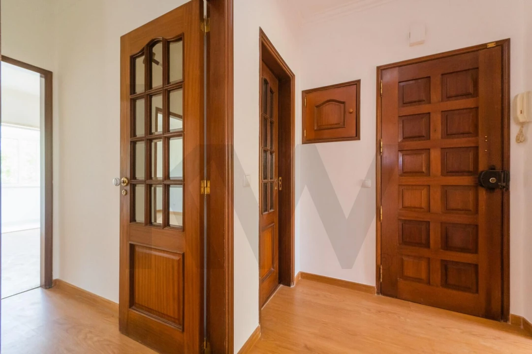 Apartamento T2 para Venda em Rio de Mouro Foto 1