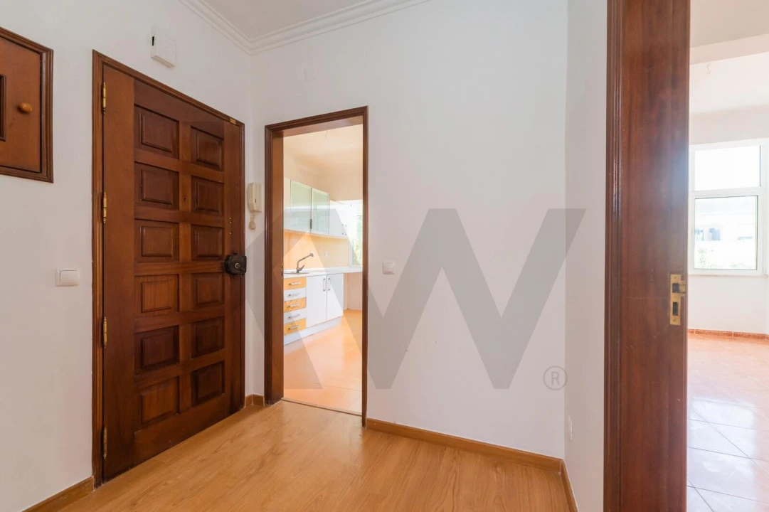 Apartamento T2 para Venda em Rio de Mouro Foto 4