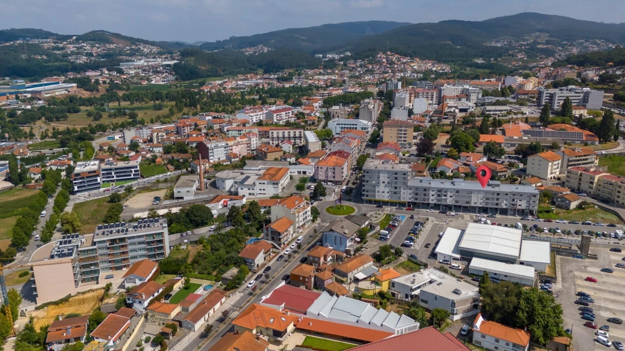 Loja para Venda em Vila Chã, Codal e Vila Cova de Perrinho Foto 2