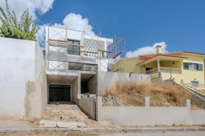 Moradia T4 para Venda em Alverca do Ribatejo e Sobralinho