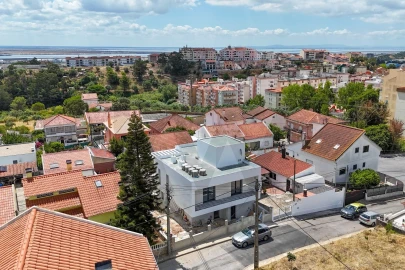 Moradia T4 para Venda em Alverca do Ribatejo e Sobralinho